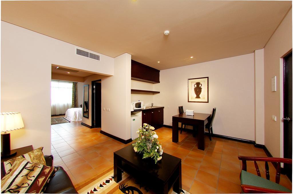 Blue Pearl Hotel & Apartments Dar es Salaam Exterior photo